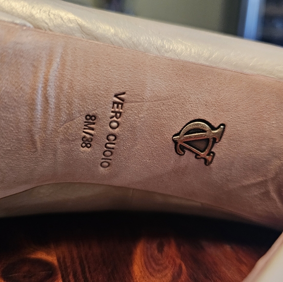 Vero Cucio‎ cream leather high heeled shoes. Size 38. - Picture 7 of 7
